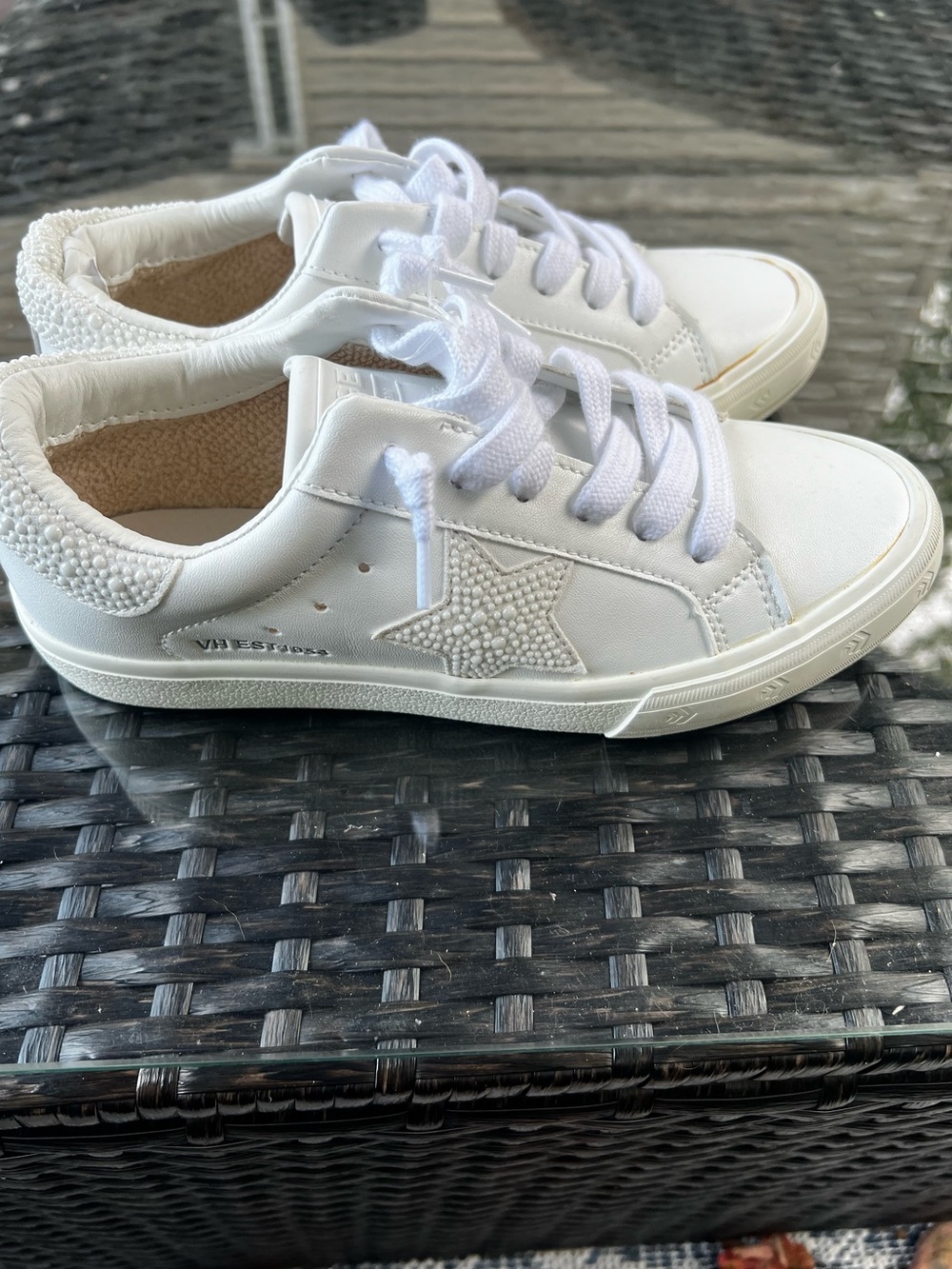 Vintage Havana Dayna Sneakers
Size 6